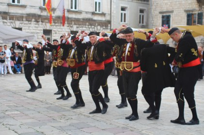 KosovaKaradag_KotorFolklorEkibi